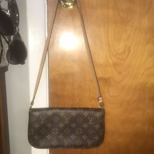 Louis Vuitton monogram shoulder bag